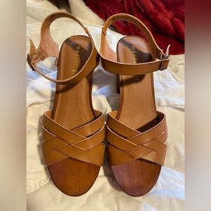 Steve Madden size 8 heeled sandals